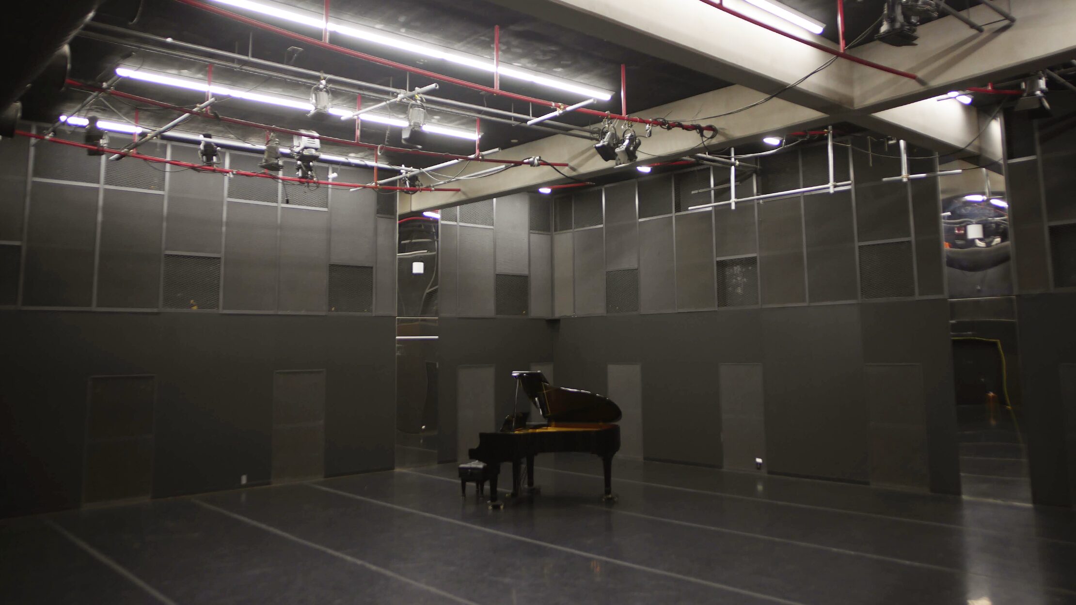 STUDIO